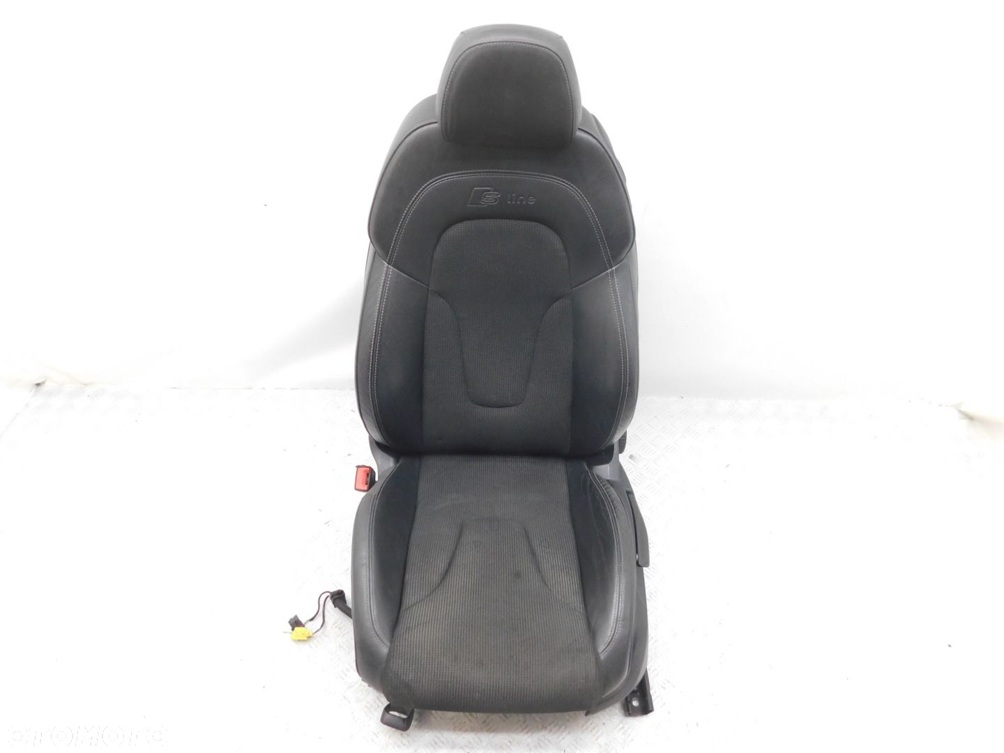FOTELE SKÓRZANE S-LINE kpl - AUDI TT 8J 06-14 EU - 2
