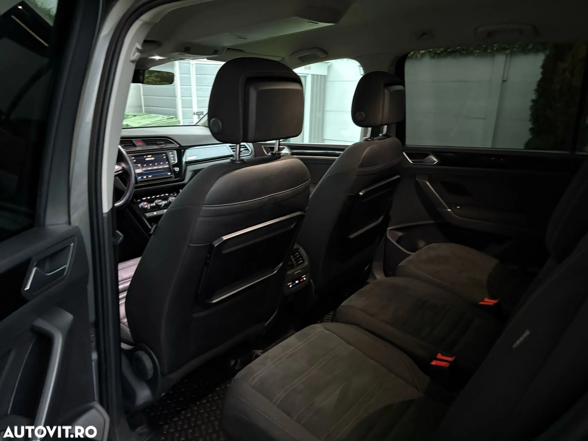 Volkswagen Touran 2.0 TDI DSG Highline - 7