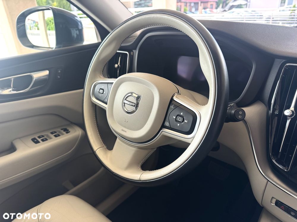 Volvo XC 60 T6 AWD Recharge Geartronic Inscription - 15