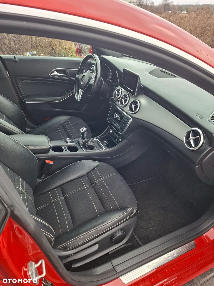 Mercedes-Benz CLA 180 - 8
