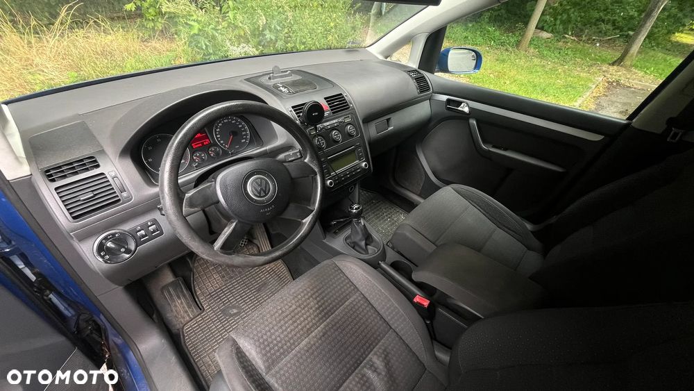 Volkswagen Touran 2.0 TDI Highline - 9