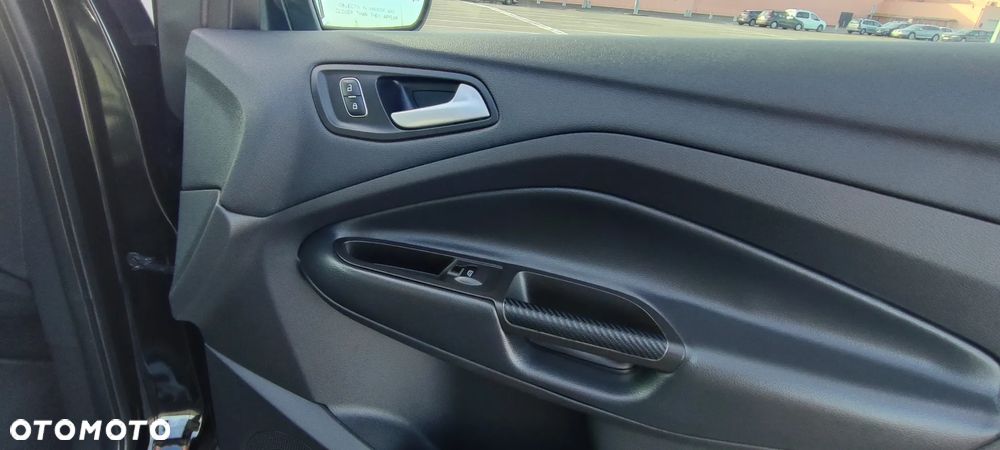 Ford Escape 2.0 EcoBoost AWD Titanium - 14