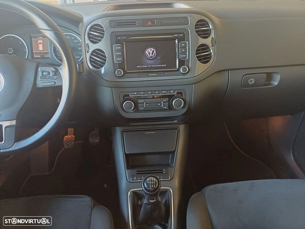 VW Tiguan 2.0 TDI Sport BlueMotion - 11