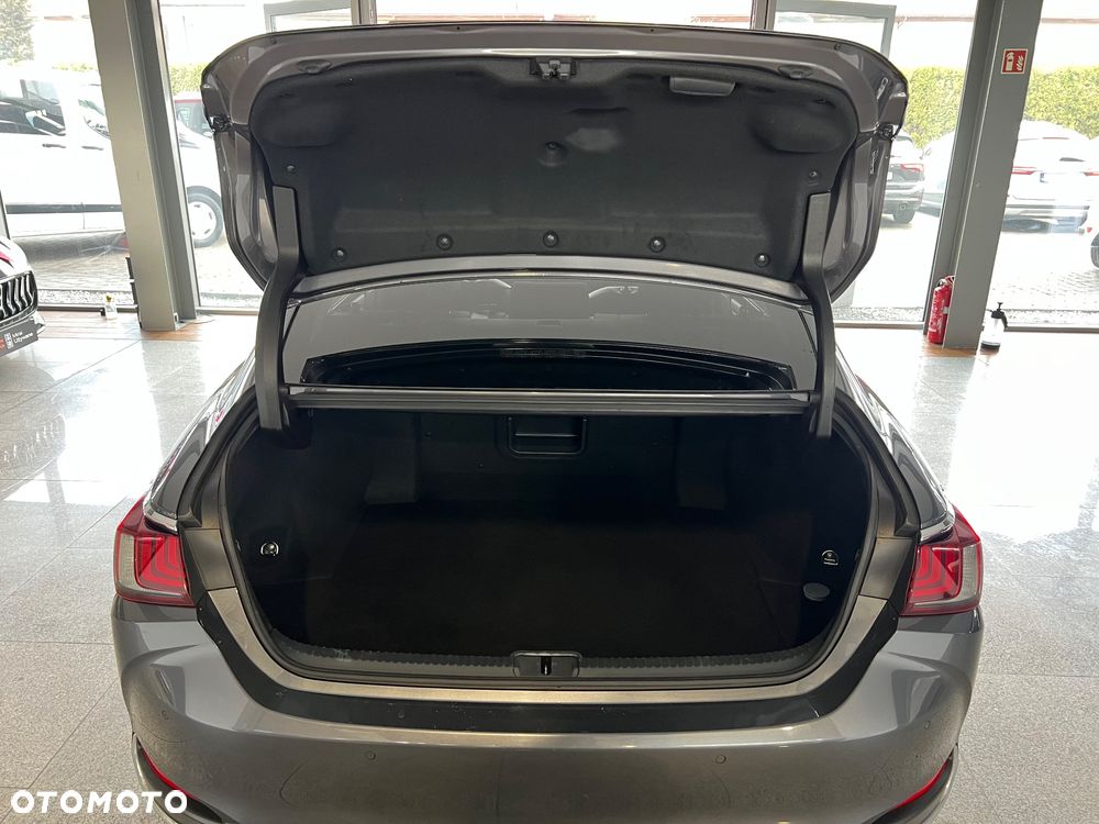 Lexus ES 300h Business Edition + - 15