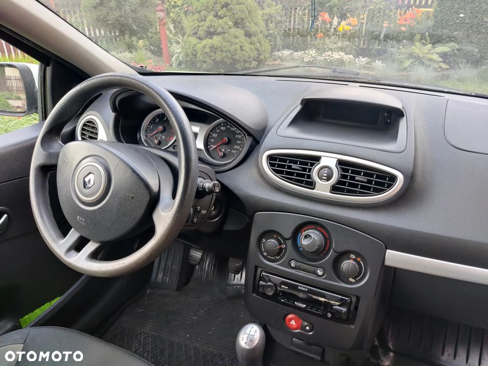 Renault Clio 1.5 dCi Alize - 12
