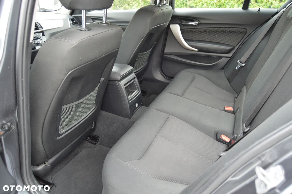 BMW Seria 1 118i Sport Line - 31