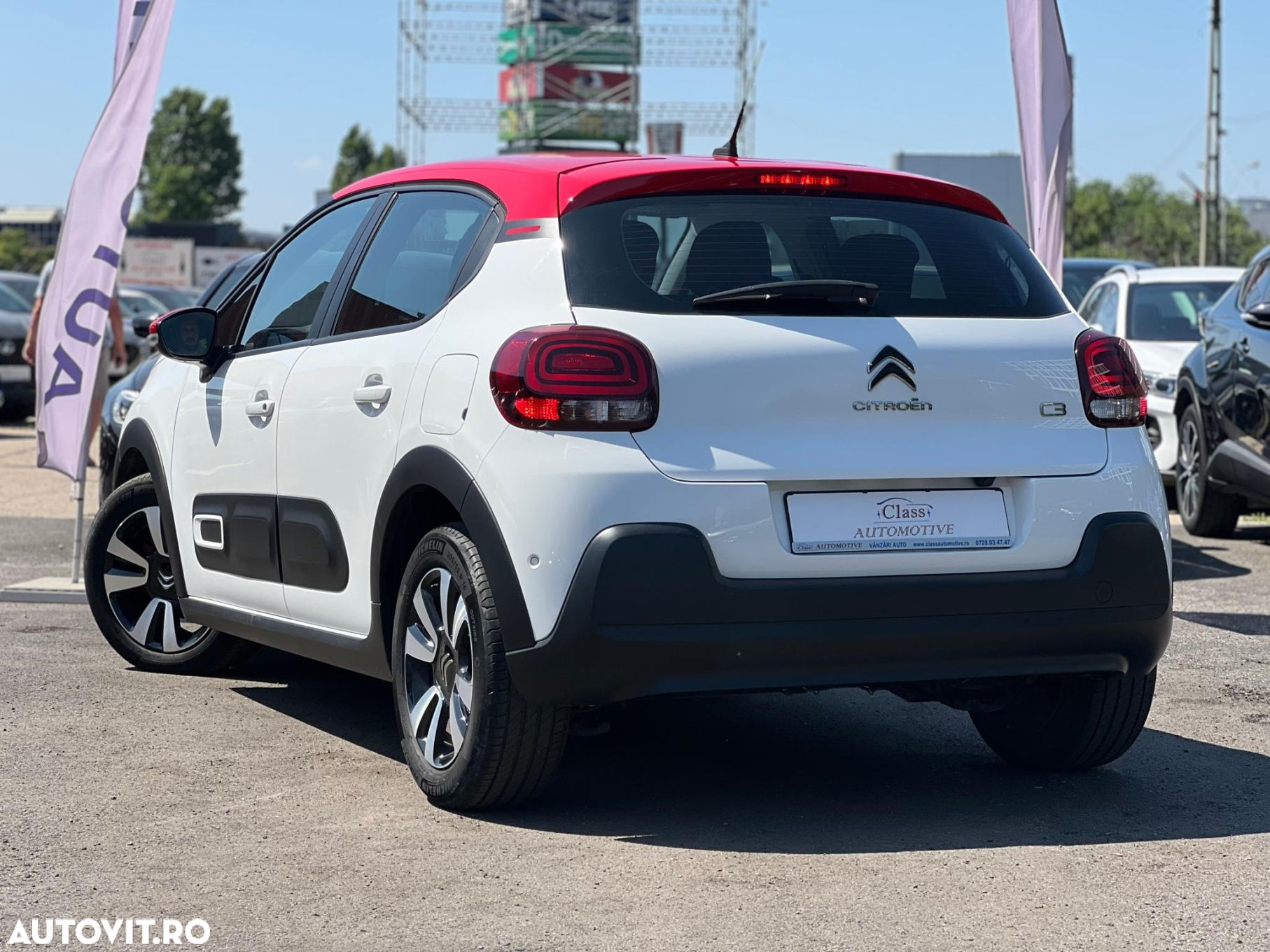Citroën C3 1.2 PureTech S&S EAT Shine - 8