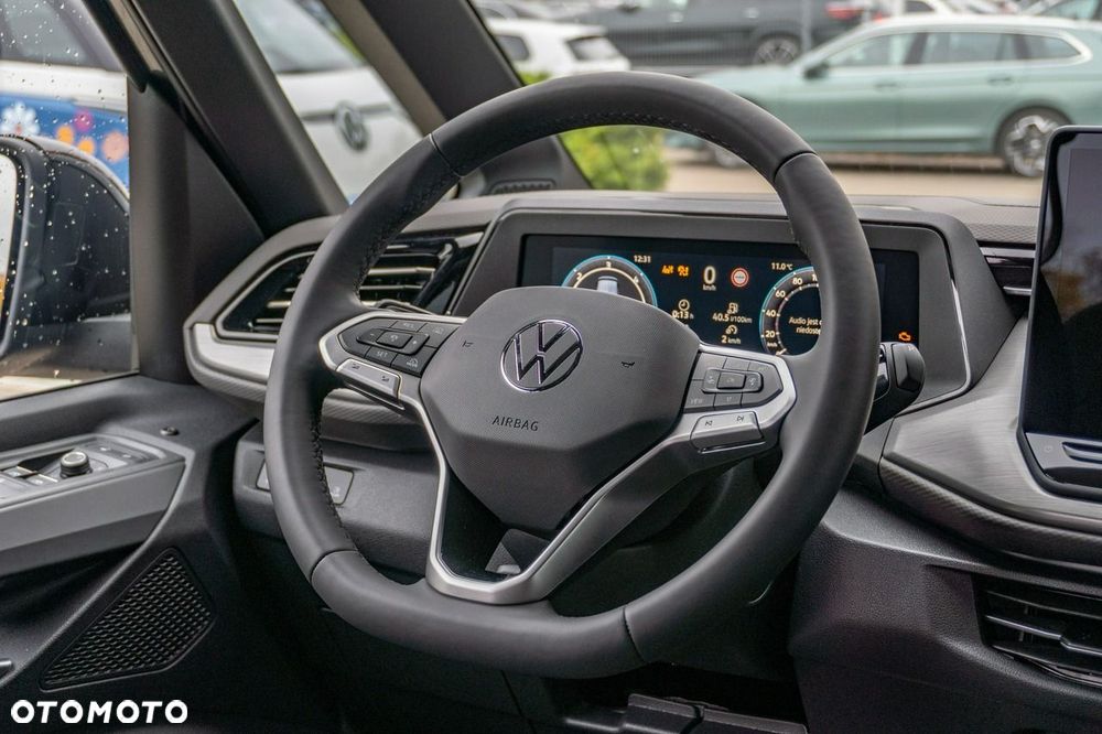Volkswagen Multivan - 25
