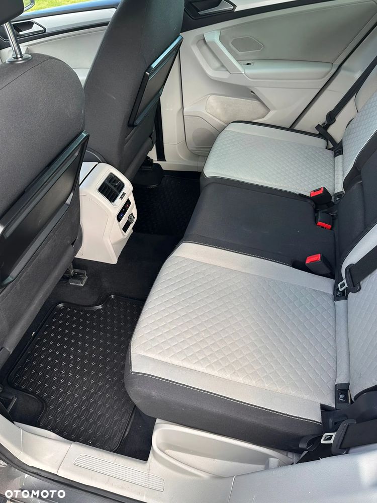 Volkswagen Tiguan - 36