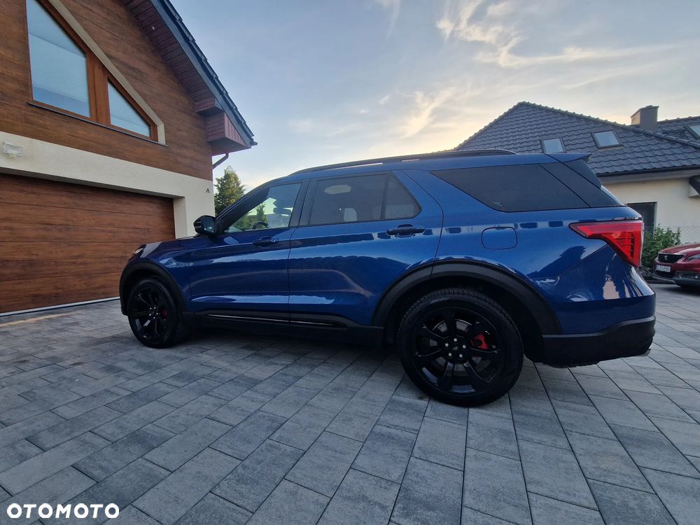 Ford Explorer EcoBoost Plug-in Hybrid ST-LINE - 2
