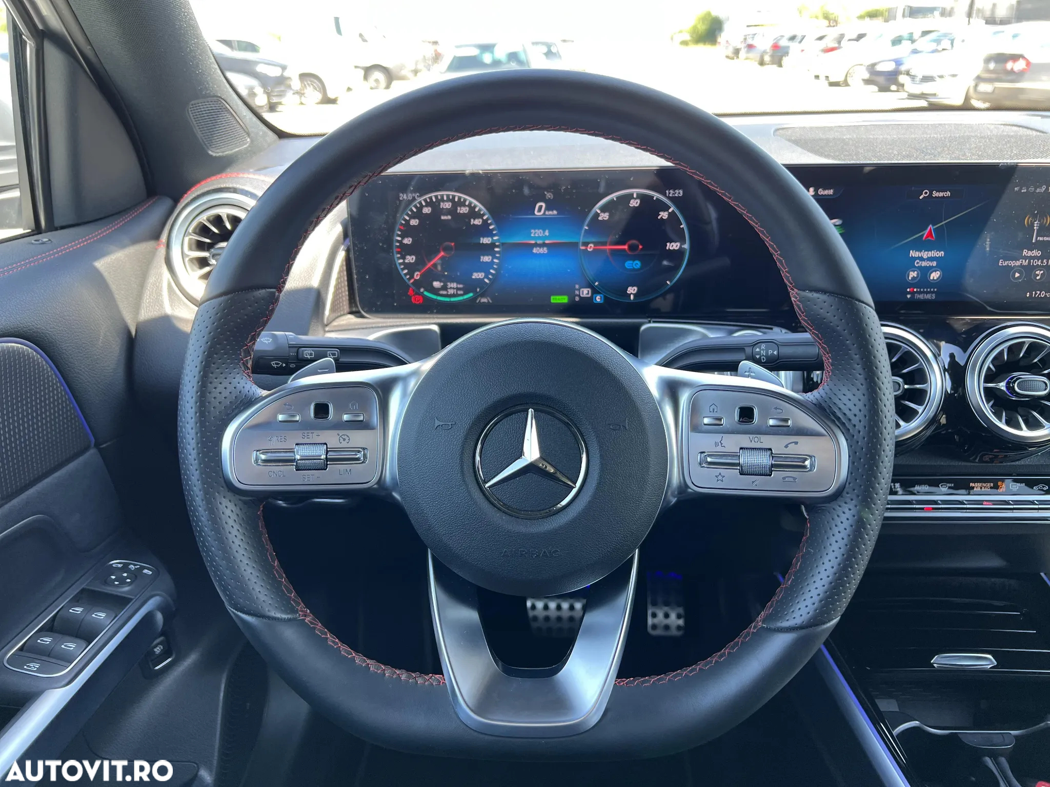 Mercedes-Benz EQB 300 4MATIC - 11