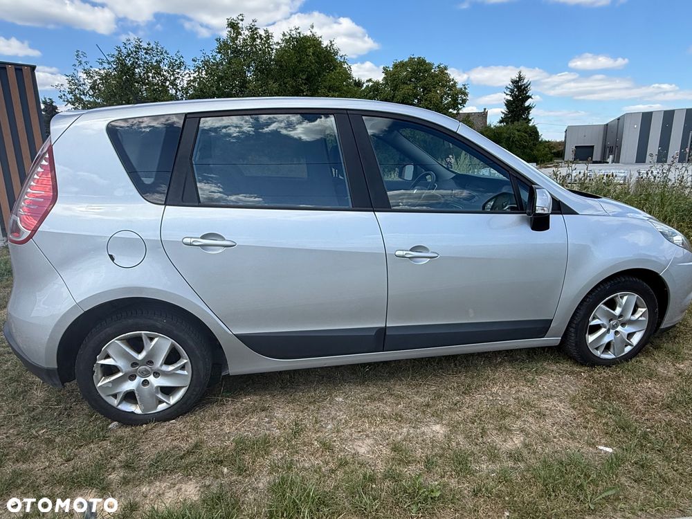Renault Scenic 1.9 dCi Privilege - 4