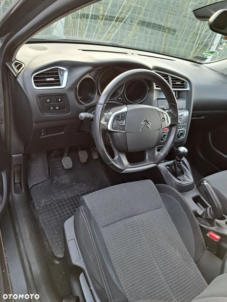 Citroën C4 e-HDi 115 Selection - 8