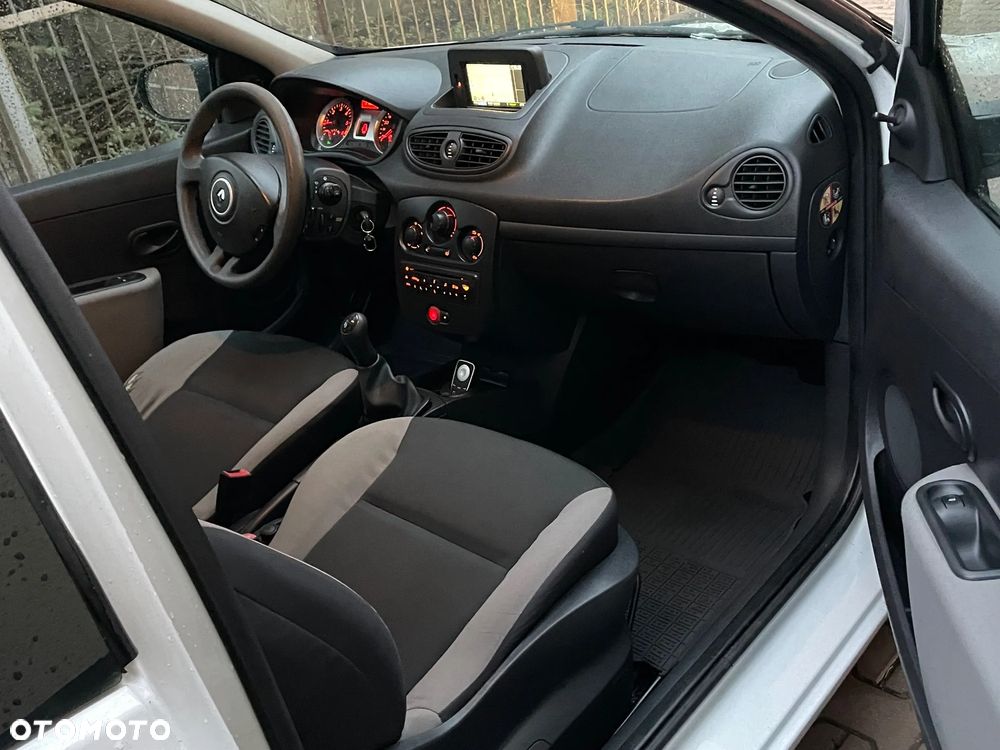 Renault Clio - 12
