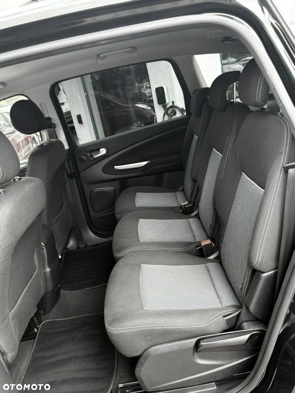 Ford S-Max - 14