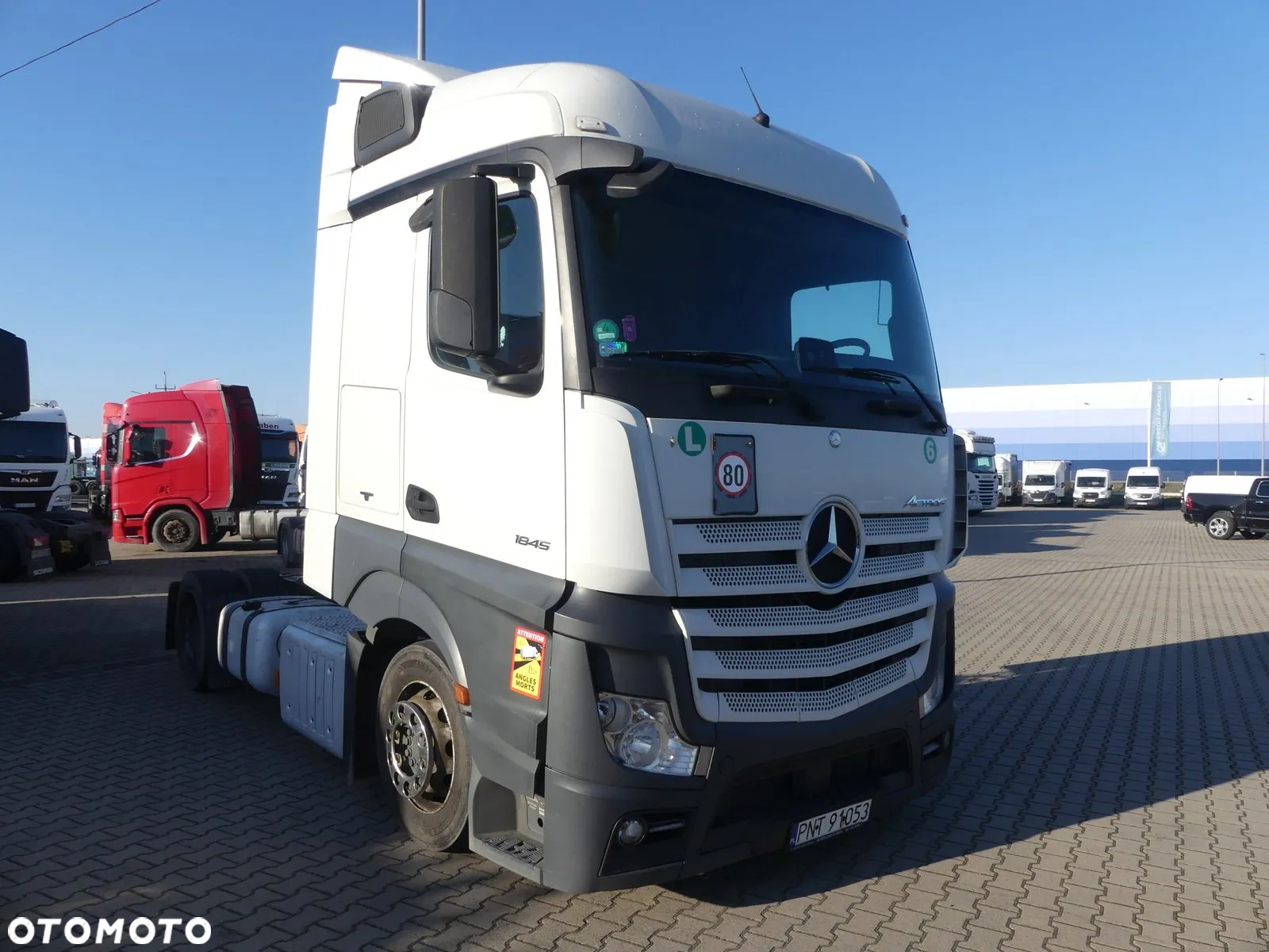Mercedes-Benz Actros - 3