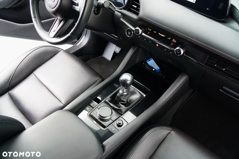 Mazda 3 e-SKYACTIV-G 2.0 M HYBRID SELECTION - 32