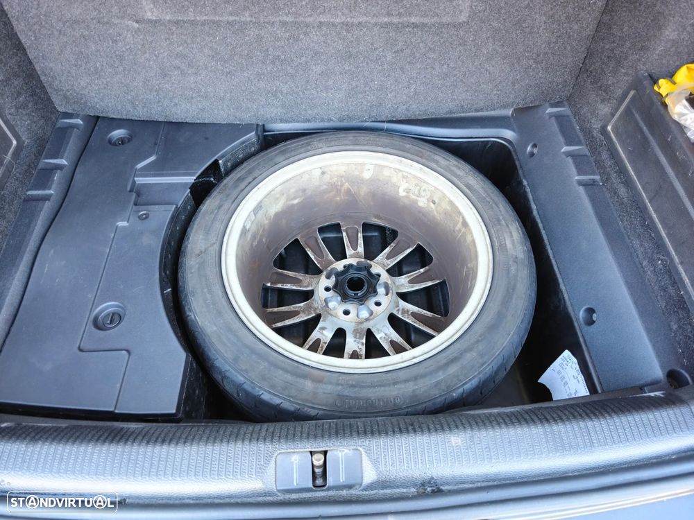 VW Passat Variant 2.0 TDI Highline - 16