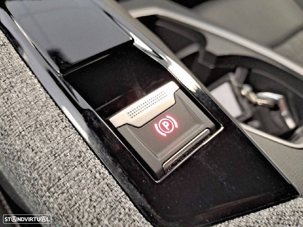 Peugeot 3008 1.2 Hybrid Allure e-DCS6 - 24