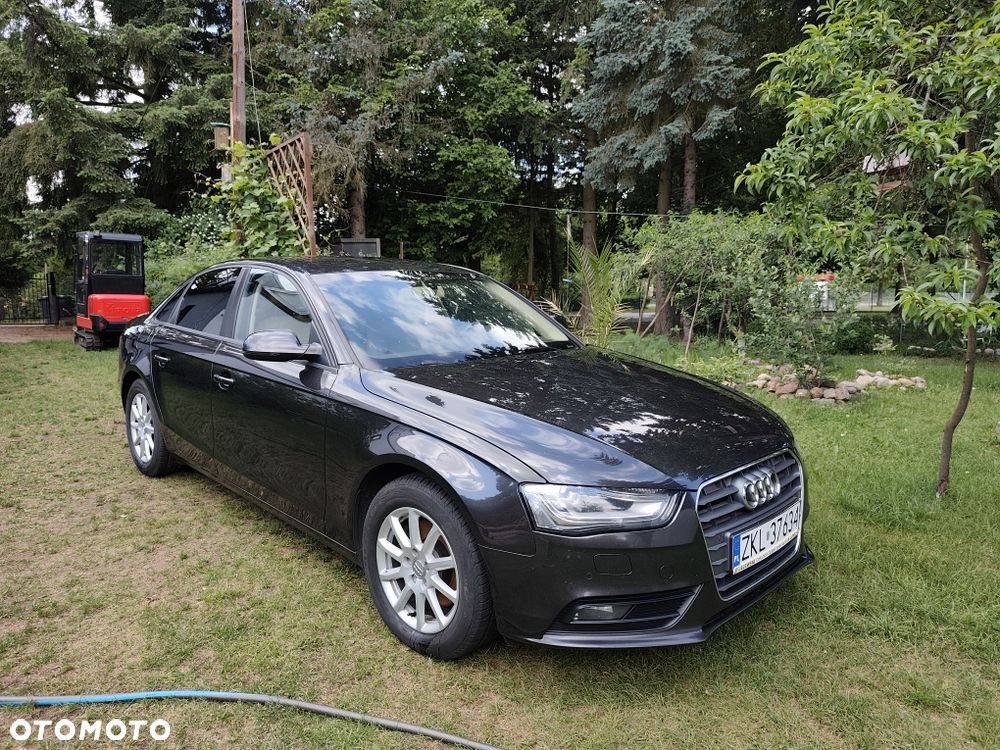 Audi A4 Limousine - 4