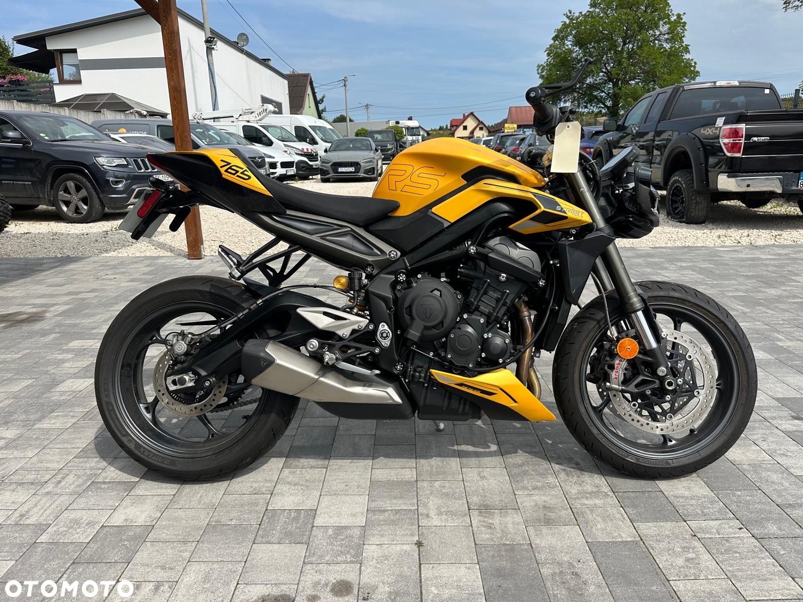 Triumph Street Triple - 1