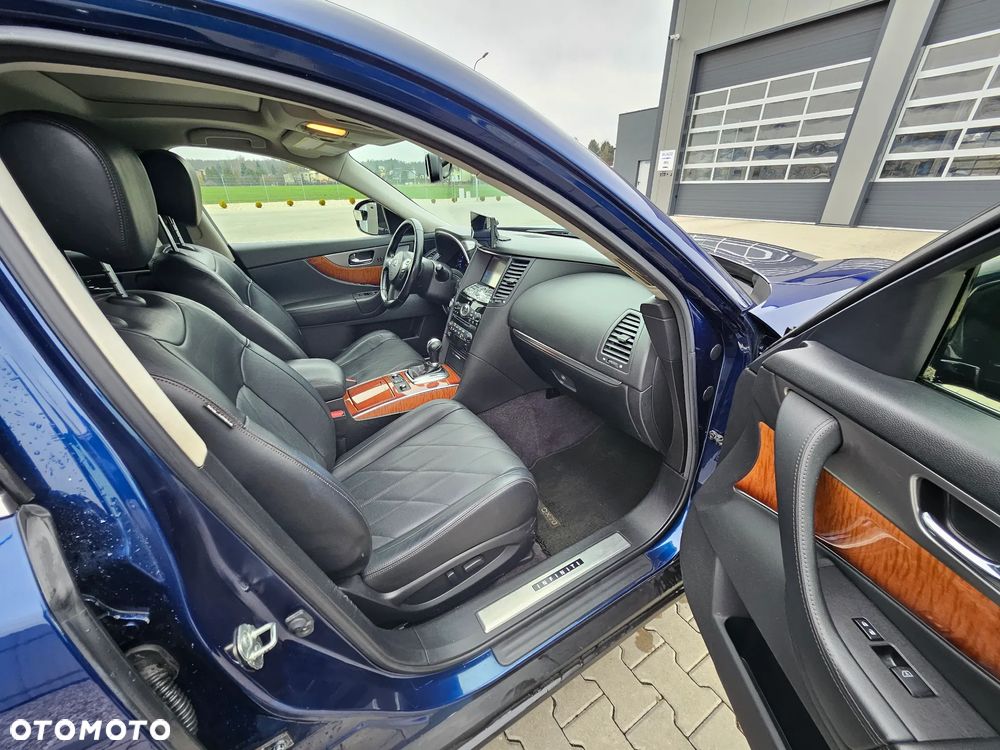 Infiniti QX70 3.7 AWD GT - 10