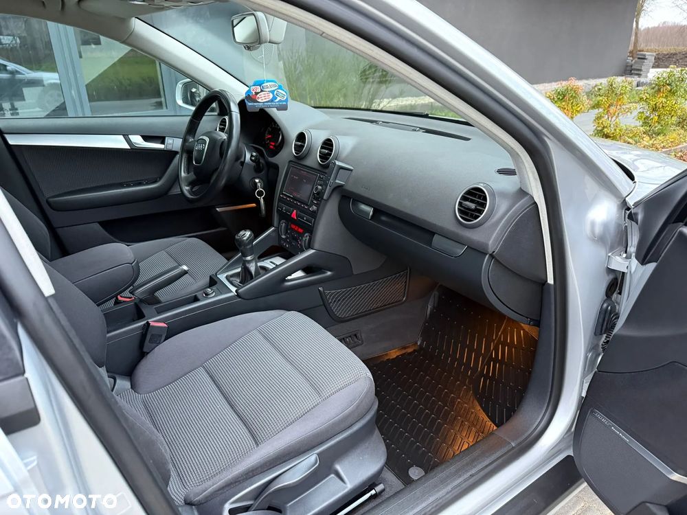 Audi A3 Sportback 1.4 TFSI Attraction - 11