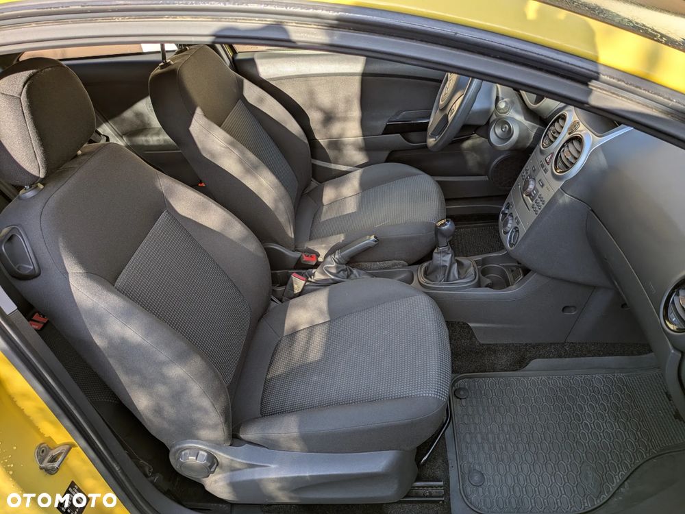 Opel Corsa 1.2 16V Enjoy - 8