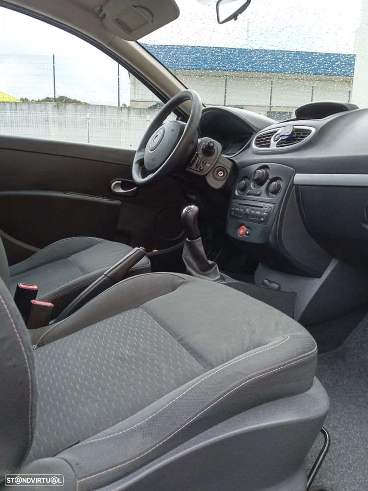 Renault Clio 1.2 16V GT - 9
