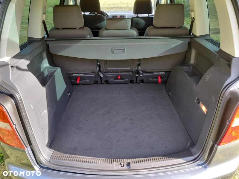 Volkswagen Touran 1.6 FSI Trendline Tiptr - 12