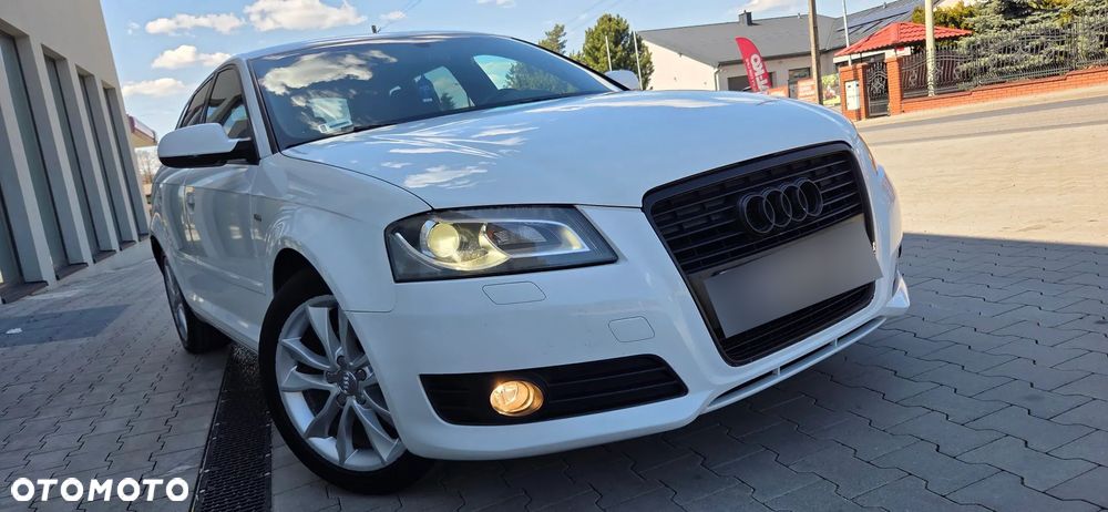 Audi A3 Sportback 1.6 TDI DPF S line Sportpaket - 2