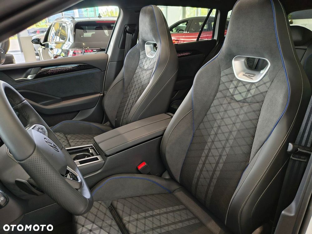 Volkswagen Passat Variant 2.0 TSI R-Line Plus DSG - 13
