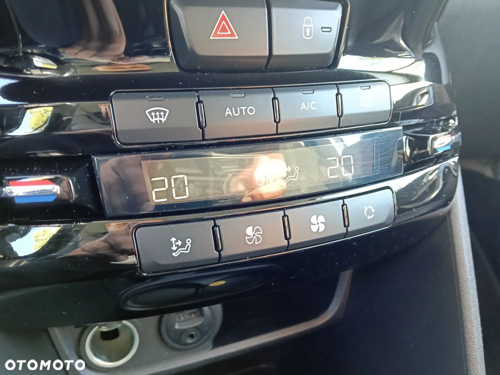 Peugeot 2008 PureTech 110 Stop&Start EAT6 Allure - 30
