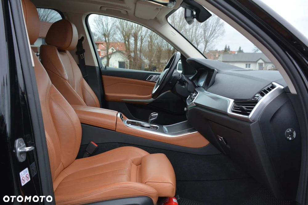 BMW X5 xDrive40i - 28