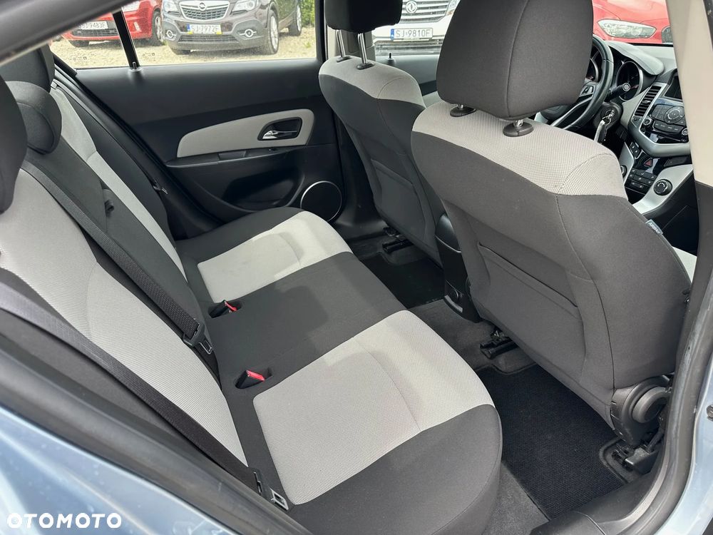 Chevrolet Cruze 1.6 LT+ - 11