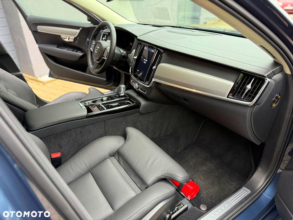 Volvo V90 T6 AWD Plug-In Hybrid Plus Dark - 13