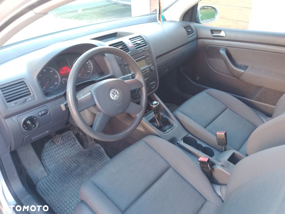 Volkswagen Golf - 10