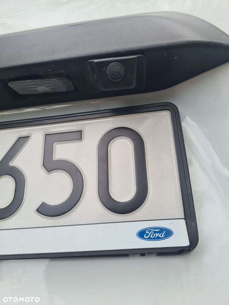 Ford Transit Courier - 17
