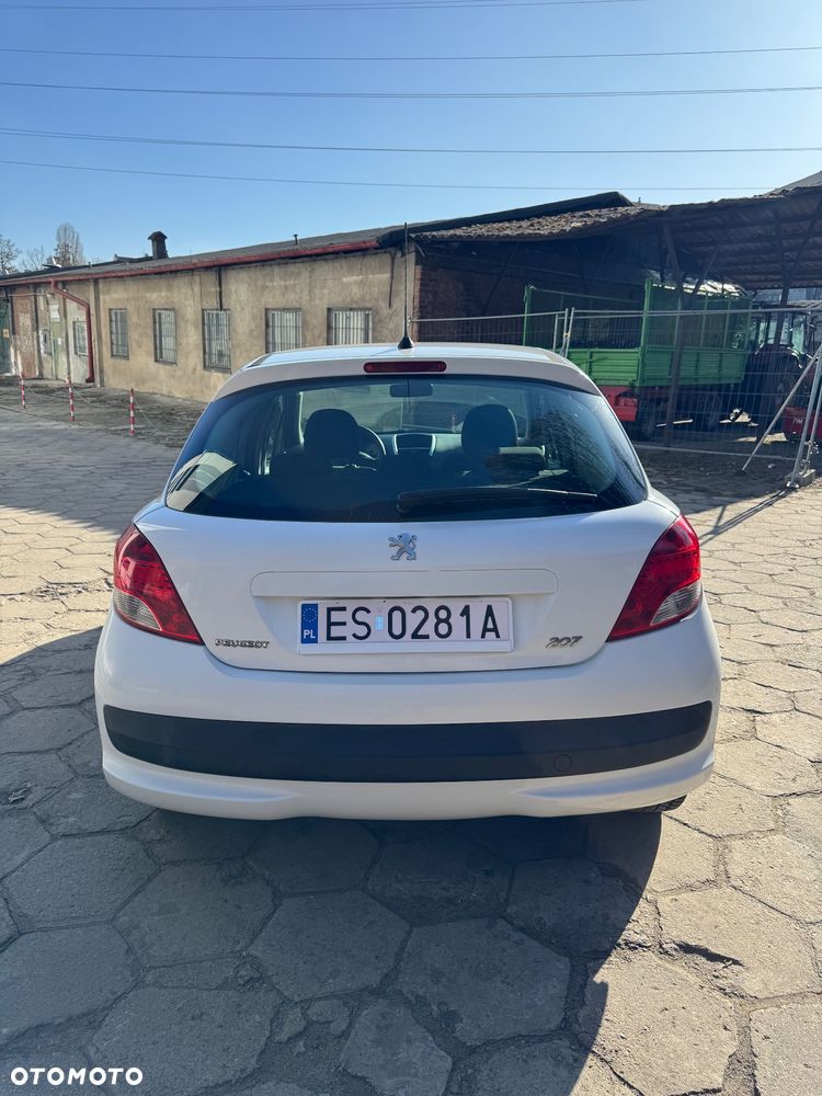 Peugeot 207 - 6