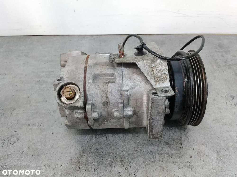 POMPA, SPRĘŻARKA KLIMATYZACJI AUDI A4 B5 8D0260808 447220-8350 1.8 20V - 2