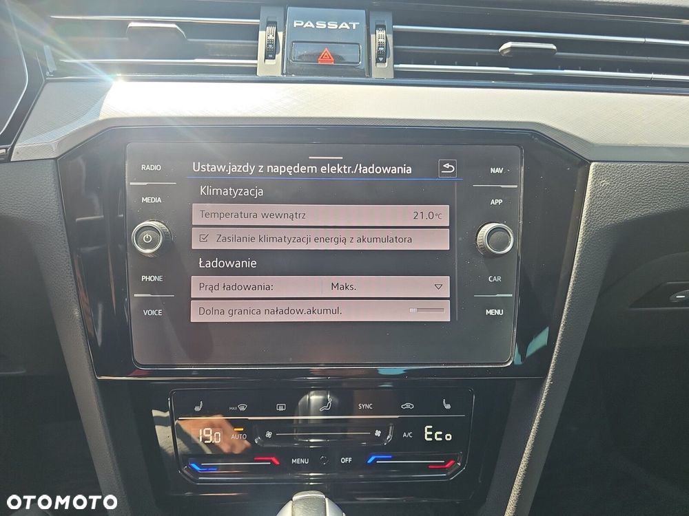 Volkswagen Passat - 31