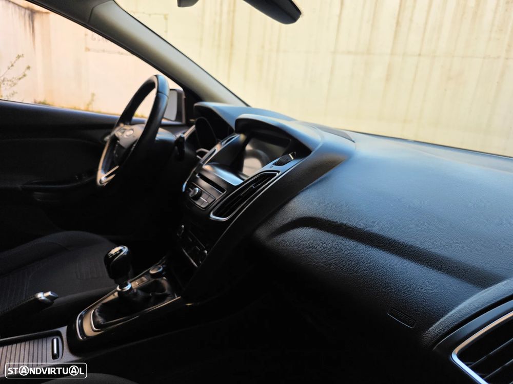 Ford Focus SW 1.5 TDCi Titanium - 41