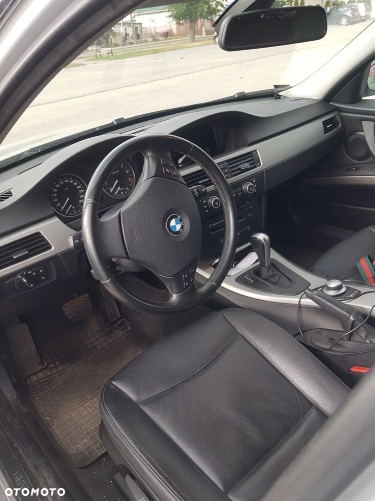 BMW Seria 3 330xi Touring - 5