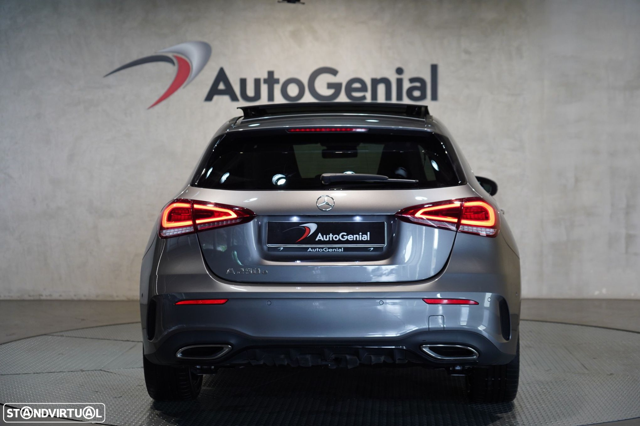 Mercedes-Benz A 250 e AMG Line - 5