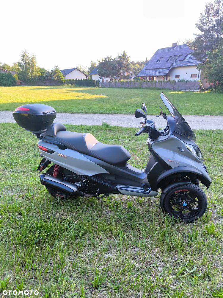 Piaggio MP-3 - 4