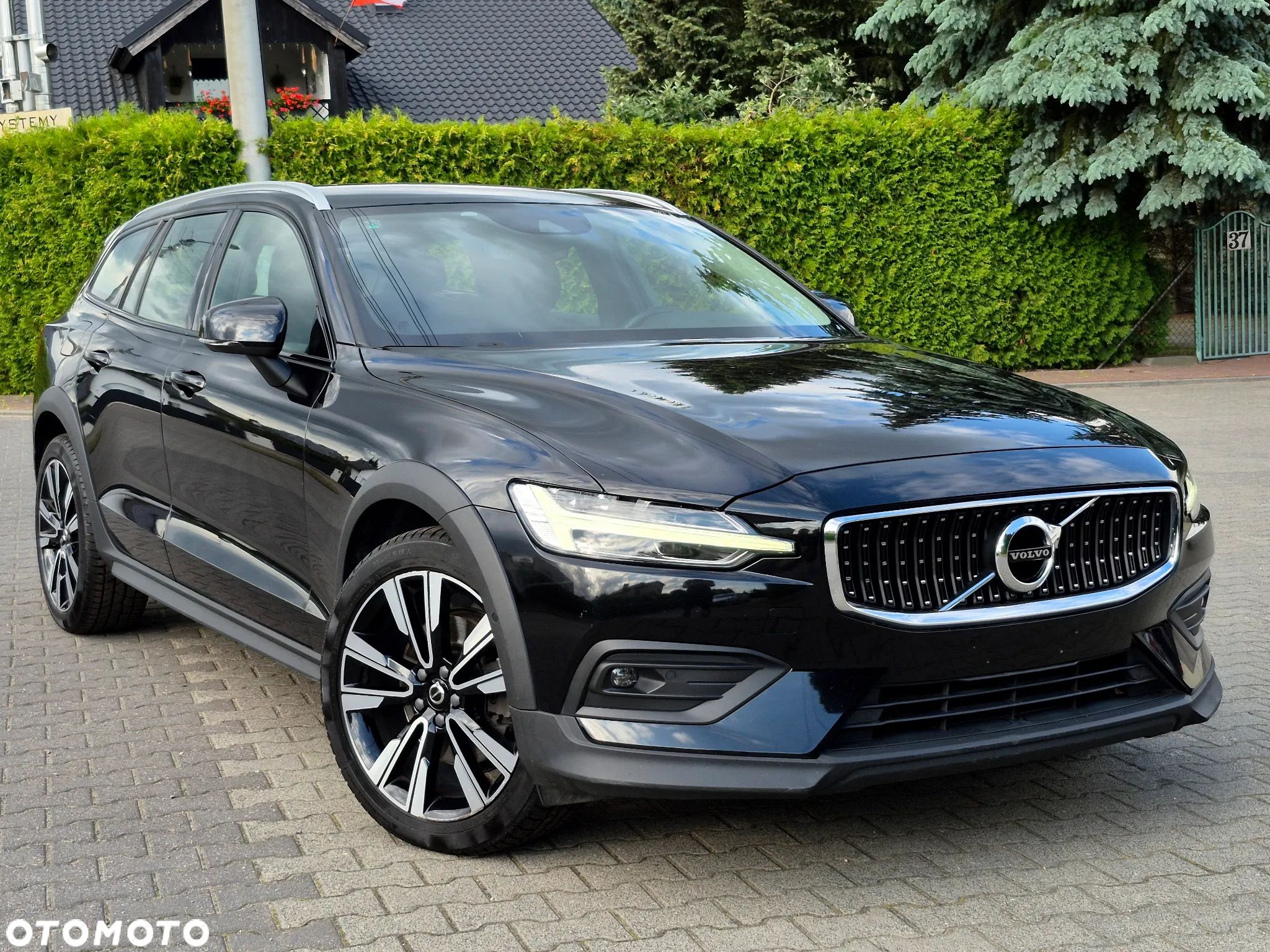 Volvo V60 Cross Country Plus B5 B AWD - 1