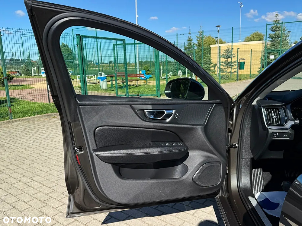 Volvo V60 D3 Geartronic Momentum Pro - 26