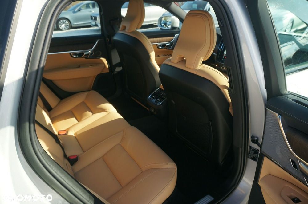 Volvo V90 Cross Country B5 D AWD Ultimate - 36