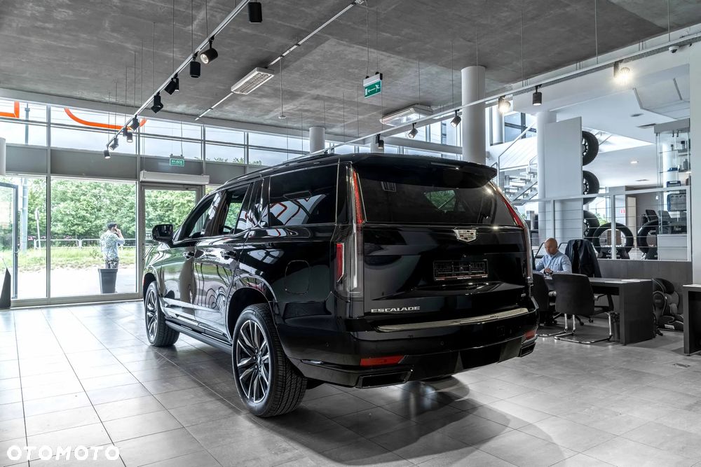 Cadillac Escalade - 7
