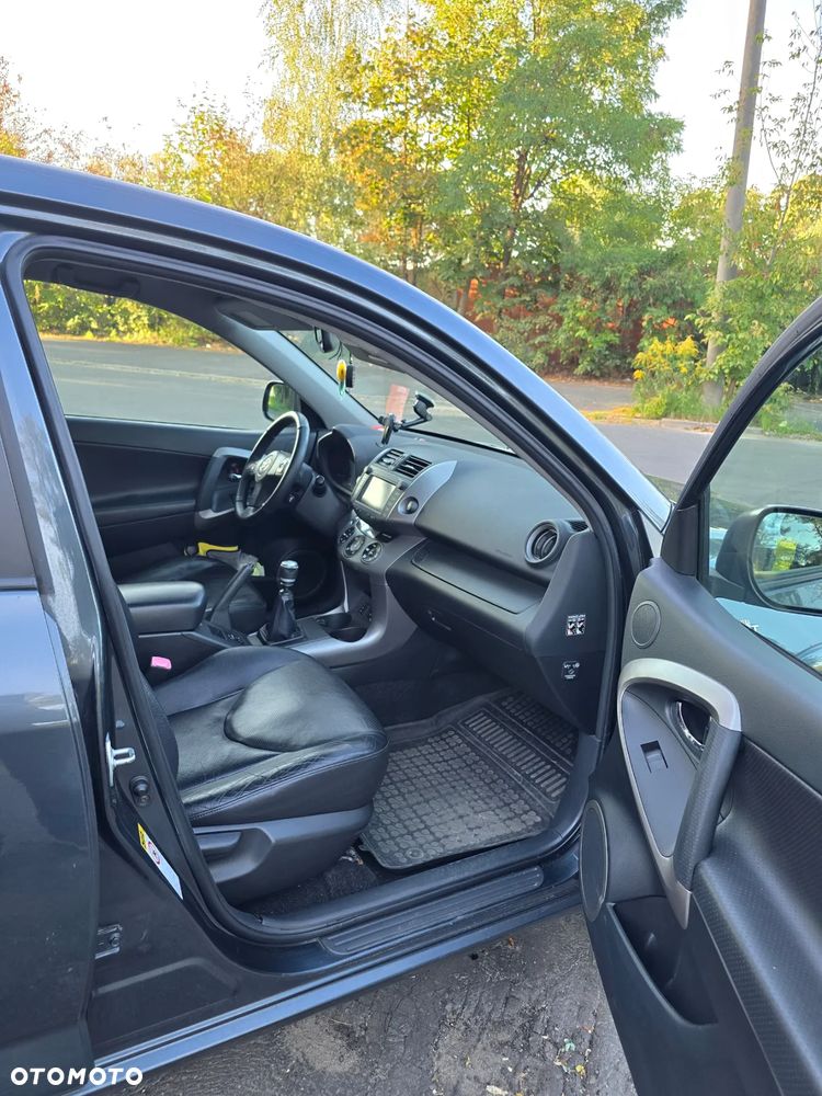 Toyota RAV4 2.2 D-4D X - 16